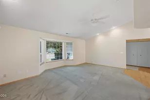 100 SE Liberty Dr, Grants Pass, OR 97527 - Photo 6