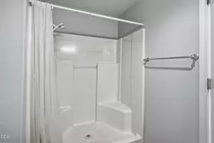 100 SE Liberty Dr, Grants Pass, OR 97527 - Photo 20