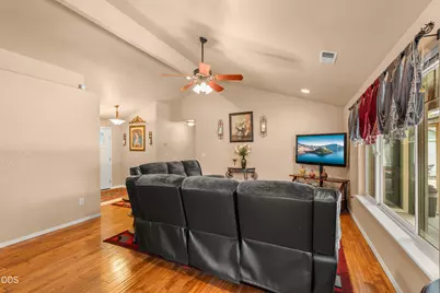 907 Worchester Drive, Medford, OR 97501 - Photo 4