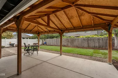 907 Worchester Drive, Medford, OR 97501 - Photo 22