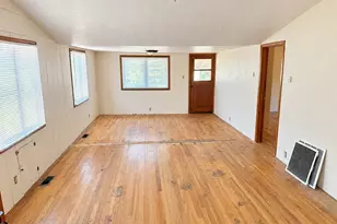 500 Grand Ave, Central Point, OR 97502 - Photo 4