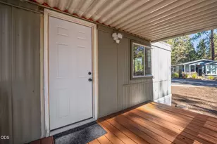 61040 S Queens Dr, Bend, OR 97702 - Photo 32