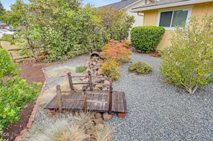 732 Sandra Ln, Central Point, OR 97502 - Photo 6