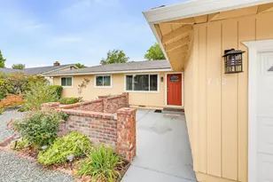732 Sandra Ln, Central Point, OR 97502 - Photo 4