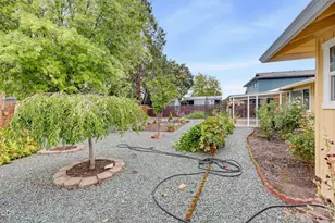 732 Sandra Ln, Central Point, OR 97502 - Photo 12