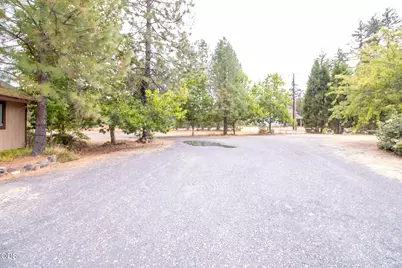 33103 Redwood Highway, O'Brien, OR 97534 - Photo 22