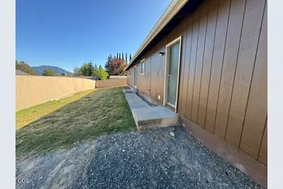 1931 NW Candler Avenue, Grants Pass, OR 97526 - Photo 16