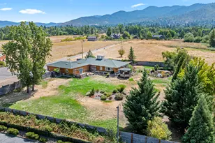 145 Normal Ave, Ashland, OR 97520 - Photo 2
