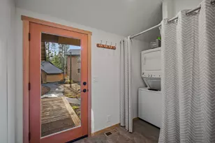 17611 Cluster Cabin Ln, Sunriver, OR 97707 - Photo 4