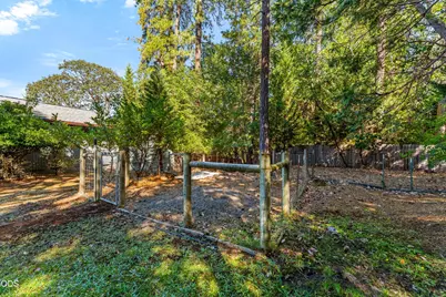 387 Carrollwood Drive, Grants Pass, OR 97527 - Photo 28