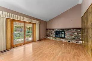 387 Carrollwood Dr, Grants Pass, OR 97527 - Photo 12