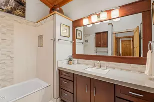 20445 Snowmass Ct, Bend, OR 97702 - Photo 14
