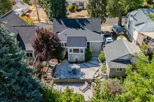 63 Nutley St, Ashland, OR 97520 - Photo 2
