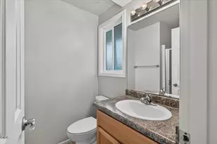 616 Hemlock Ave, Central Point, OR 97502 - Photo 26