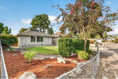 616 Hemlock Avenue, Central Point, OR 97502 - Photo 38