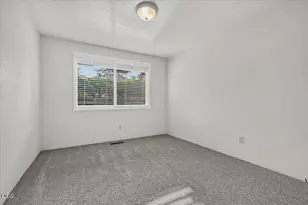 616 Hemlock Ave, Central Point, OR 97502 - Photo 18