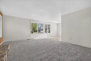 616 Hemlock Ave, Central Point, OR 97502 - Photo 8
