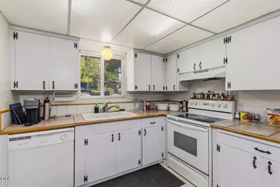 28 Eastwood Drive, Medford, OR 97504 - Photo 12