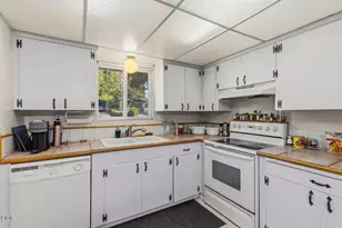 28 Eastwood Dr, Medford, OR 97504 - Photo 12