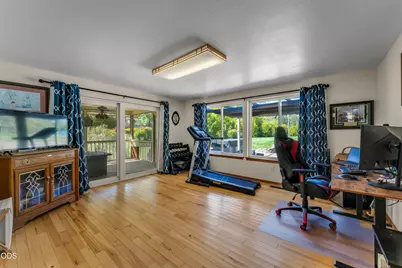 676 Becklin Drive, Merlin, OR 97532 - Photo 12