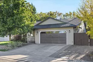 3579 Michael Park Dr, Medford, OR 97504 - Photo 2