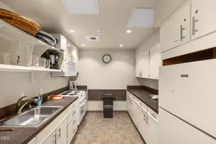 2221 SW 1st Ave, Portland, OR 97201 - Photo 34