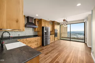 2221 SW 1st Ave, Portland, OR 97201 - Photo 14