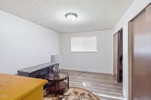 1704 NE Fairview Ave, Grants Pass, OR 97526 - Photo 18