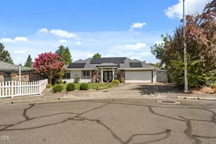 667 Rose Valley Ct, Central Point, OR 97502 - Photo 32