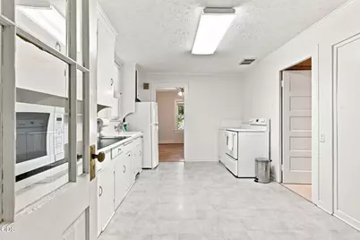 121 N Front Street, Talent, OR 97540 - Photo 8