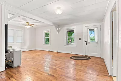 121 N Front Street, Talent, OR 97540 - Photo 2