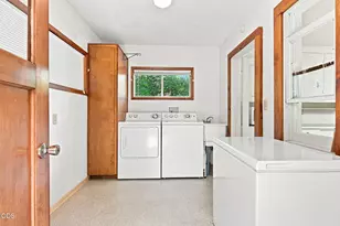 121 N Front St, Talent, OR 97540 - Photo 16