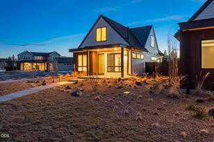 3262 NW Celilo Ln, Bend, OR 97703 - Photo 24