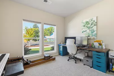 1681 Thomas Road, Medford, OR 97501 - Photo 26
