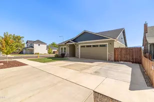1681 Thomas Rd, Medford, OR 97501 - Photo 2