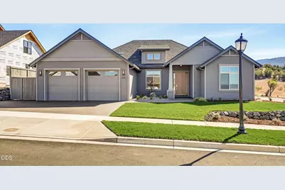 449 Autumn Hills Drive, Medford, OR 97504 - Photo 1