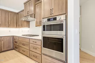 449 Autumn Hls Dr, Medford, OR 97504 - Photo 14