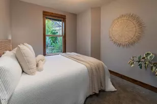 63109 Turret Ct, Bend, OR 97701 - Photo 16