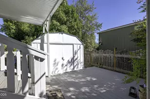 1055 N 5th St, Jacksonville, OR 97530 - Photo 14