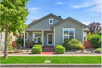 541 Bridge Creek Drive, Central Point, OR 97502 - Photo 2