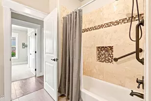 541 Bridge Creek Dr, Central Point, OR 97502 - Photo 32