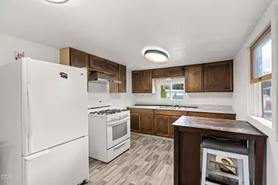 2395 Redwood Avenue #42, Grants Pass, OR 97527 - Photo 4