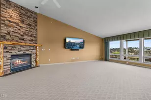 2635 NW Canyon Dr, Redmond, OR 97756 - Photo 8