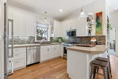 1657 NW Mt Washington, Bend, OR 97703 - Photo 8