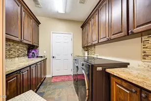 2663 Kerrisdale Ridge Dr, Medford, OR 97504 - Photo 20