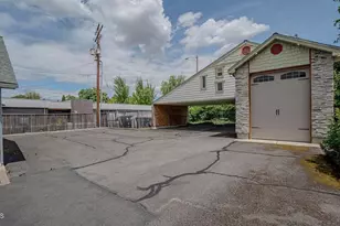 11 Tripp St, Medford, OR 97504 - Photo 4