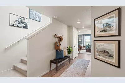 512 Dawn Court, Medford, OR 97501 - Photo 2