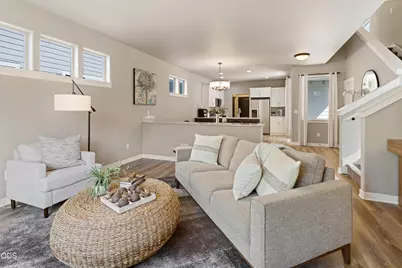 61066 SE Sydney Harbor Drive, Bend, OR 97702 - Photo 10