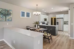 61066 SE Sydney Harbor Dr, Bend, OR 97702 - Photo 12
