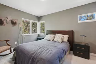 19492 Bainbridge Ct, Bend, OR 97702 - Photo 44